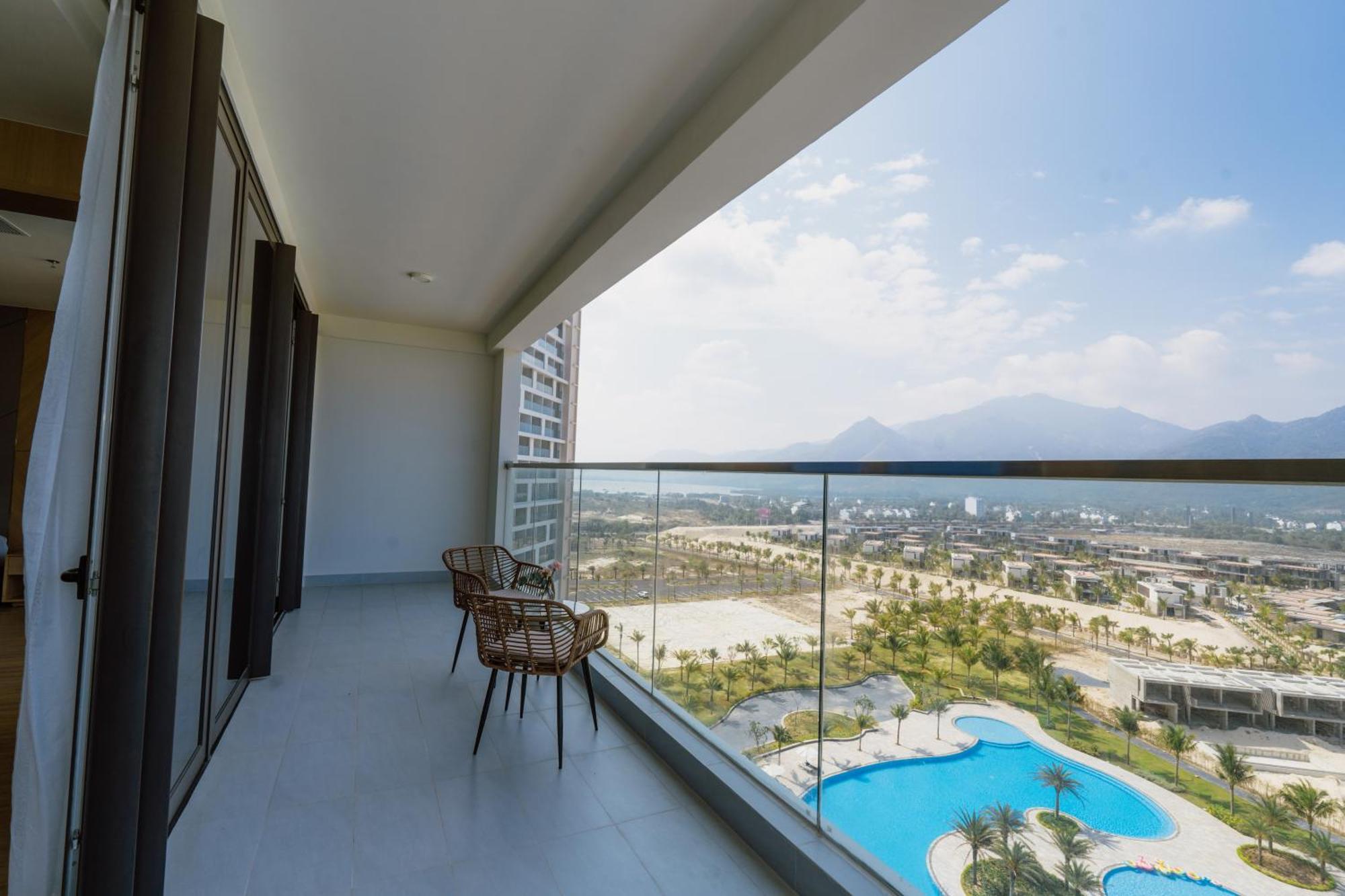 Aquamarine Beachfront Resort & Spa كام رانه المظهر الخارجي الصورة