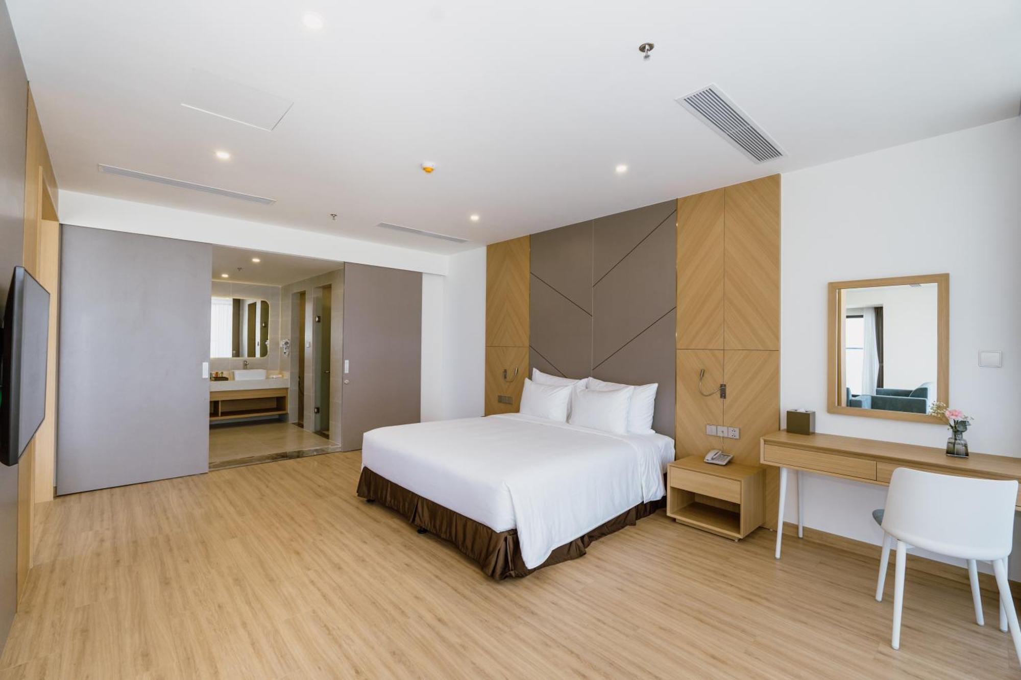 Aquamarine Beachfront Resort & Spa كام رانه المظهر الخارجي الصورة