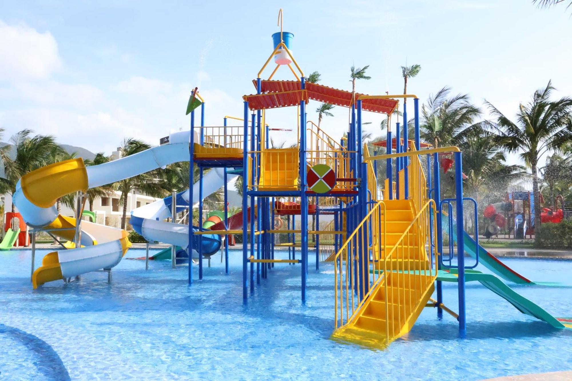 Aquamarine Beachfront Resort & Spa كام رانه المظهر الخارجي الصورة