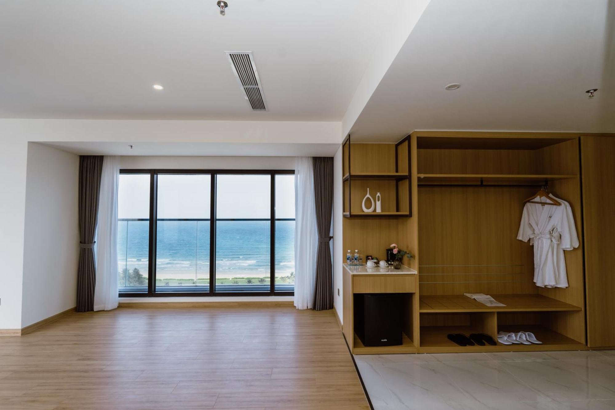 Aquamarine Beachfront Resort & Spa كام رانه المظهر الخارجي الصورة