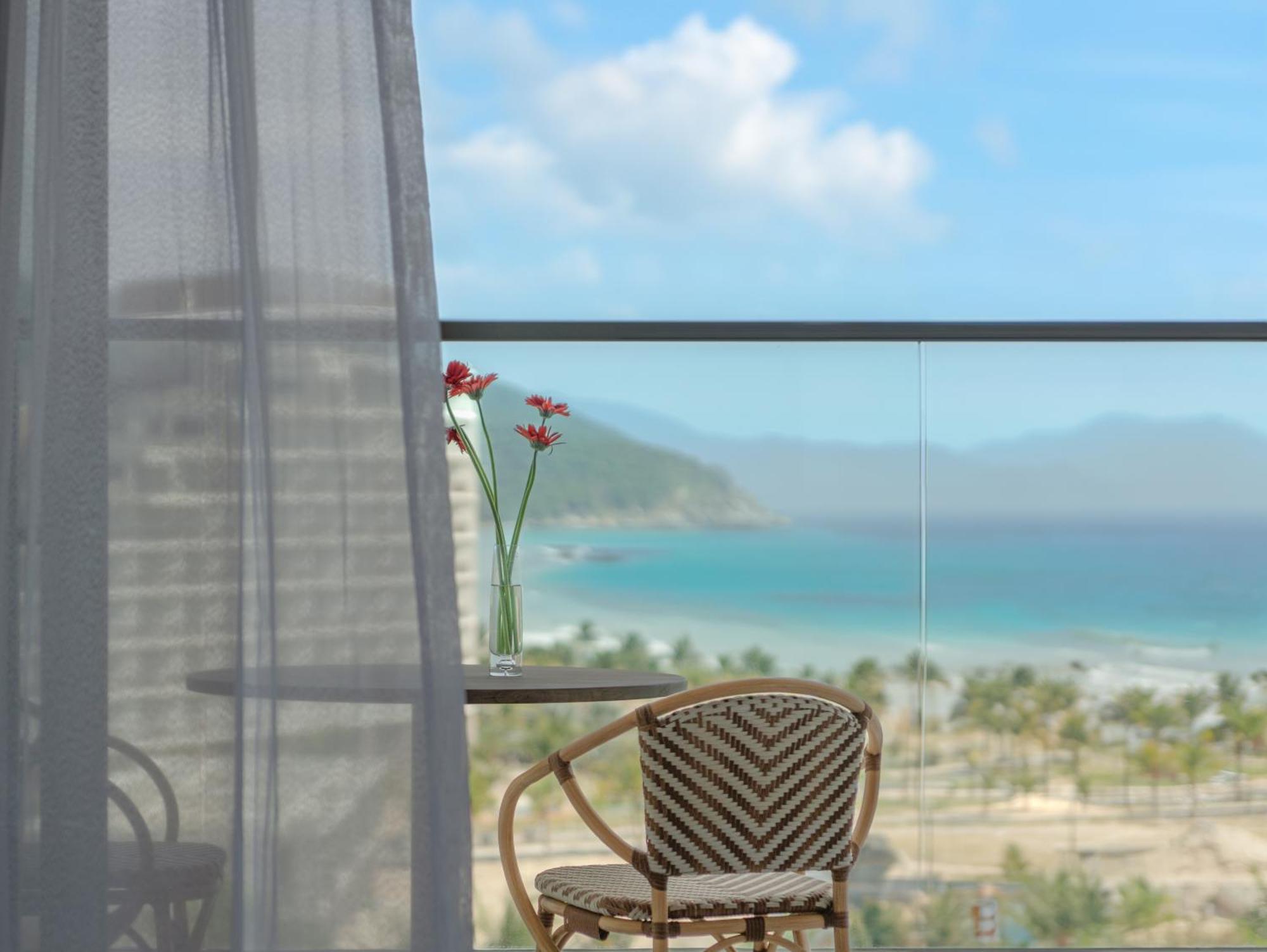 Aquamarine Beachfront Resort & Spa كام رانه المظهر الخارجي الصورة